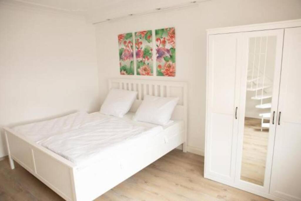 Bruehl Mitte, Neu Renoviertes Haus Villa Luaran gambar