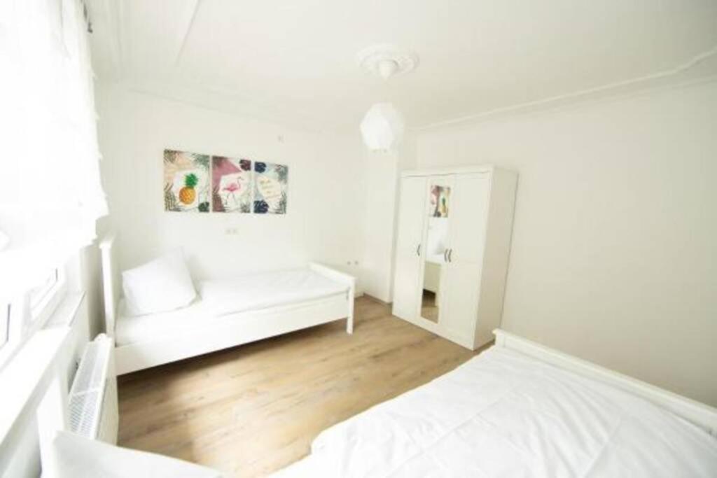 Bruehl Mitte, Neu Renoviertes Haus Villa Luaran gambar
